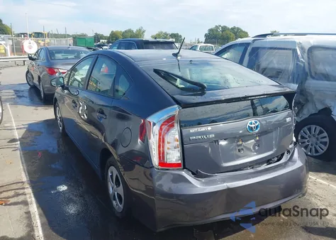 2014 Toyota Prius Three z USA, uszkodzony, nr VIN JTDKN3DU6E0364911